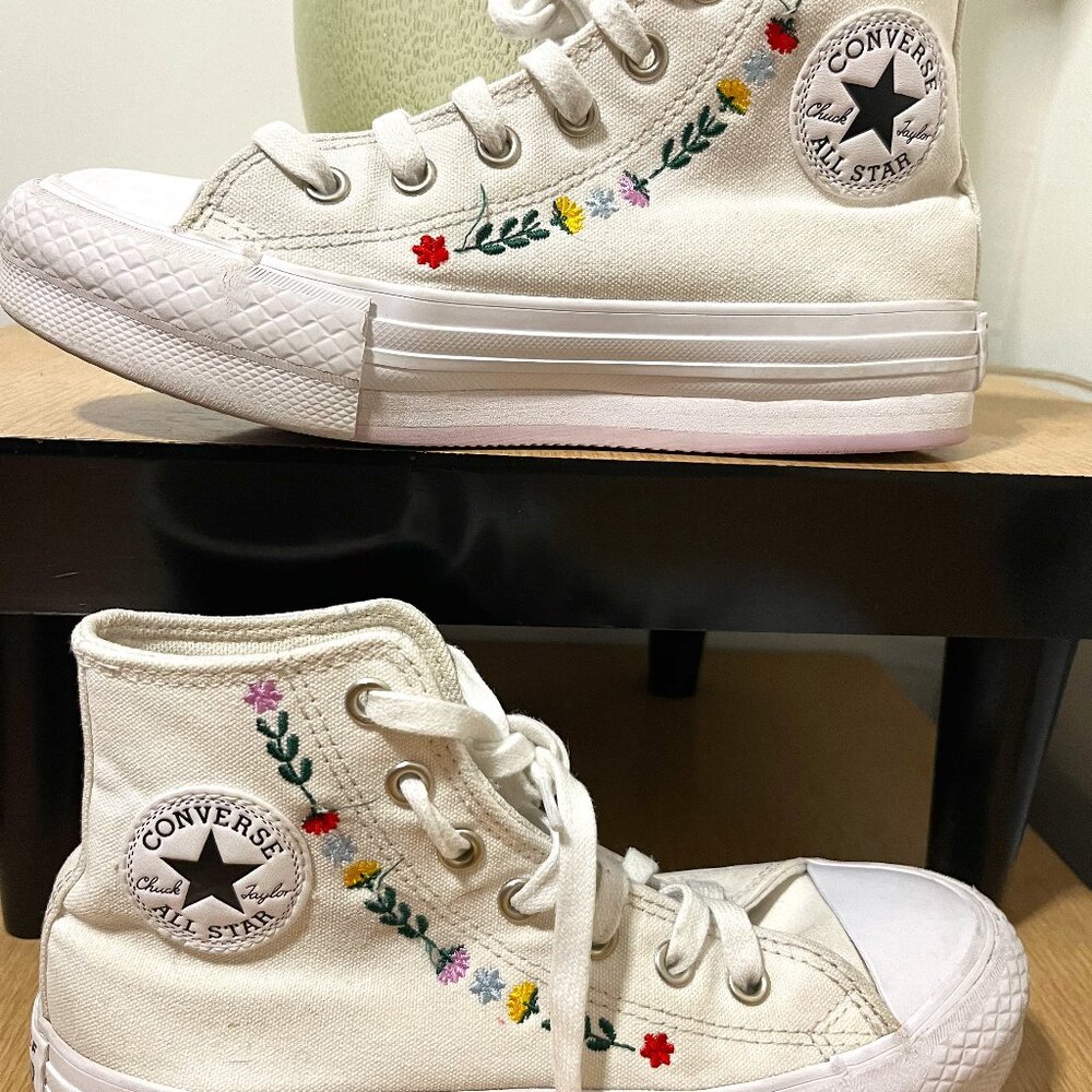 EUC CTAS Converse EVA Lift Platform High 'Floral Embroidery' A02229C (Youth 2)